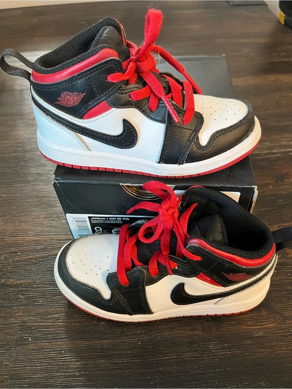 Jordan 1 mid